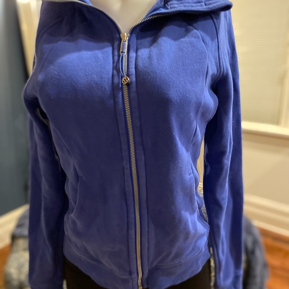 Two Lululemon Scuba’s - Picture 7 of 7